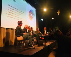 Foto von Kosmopolitics mit Crowd Container