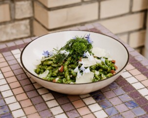 Foto von Busiate mit Spinat