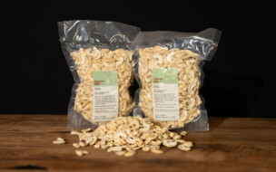 Cashew-Hälften