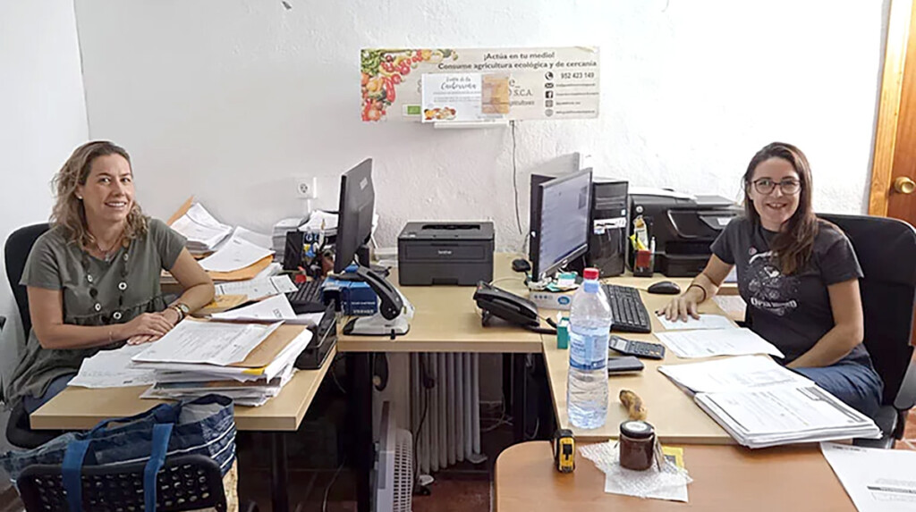 Tere und Reyes im Büro von Guadalhorce Ecológico